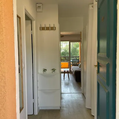 Wifi Parking, Tennis, Piscine Au Mileu Des Golfs De Valescure Daire